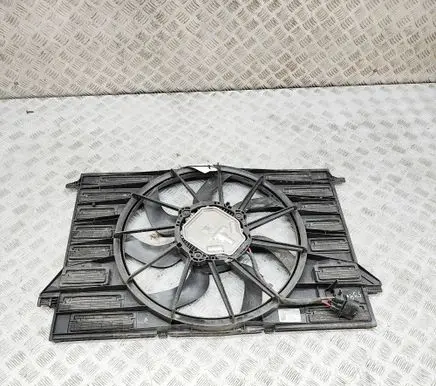 Audi Q7 4M Radiator cooling fan shroud 8W0121003B 0130707410
