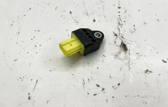 Toyota RAV 4 (XA30) Airbag deployment crash/impact sensor 8983133020