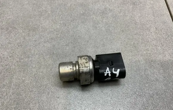 Audi A4 S4 B9 Air conditioning (A/C) pressure sensor 5Q0959126A