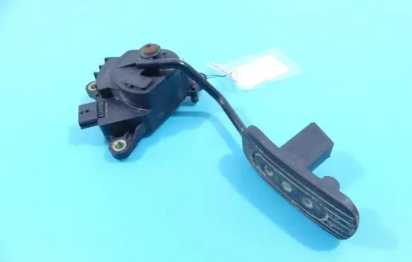 Nissan Micra Accelerator throttle pedal 18002AX700 IMPRK1347078