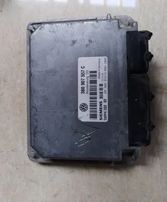 Volkswagen PASSAT B5 Engine control unit/module 3b0907557c