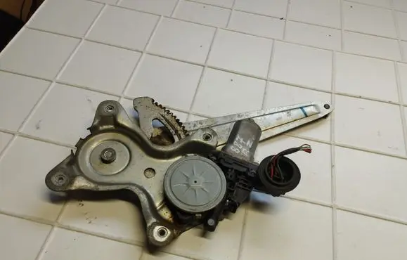 Lexus IS 220D-250-350 Rear door window regulator with motor 