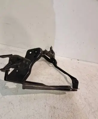 Mercedes-Benz C W204 Headlight/headlamp mounting bracket A2046200191