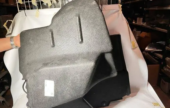 Mercedes-Benz E W210 Rear floor carpet liner A2106900940