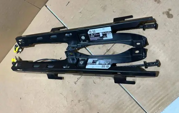 Volkswagen Golf VII Seat belt trim 3g8857620