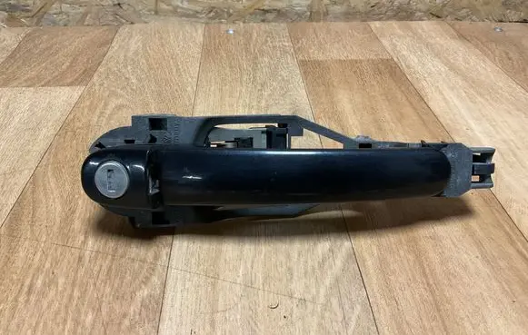 Volkswagen PASSAT B5 Front door exterior handle 3B0837885