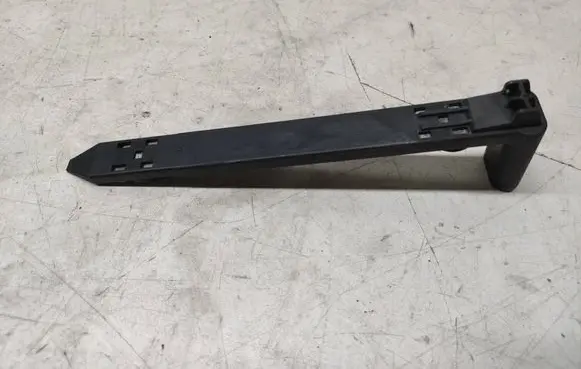 Volvo XC60 Headlight/headlamp mounting bracket 89075547
