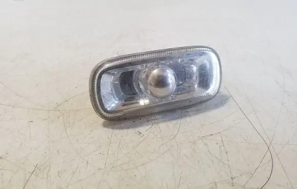Audi A6 S6 C6 4F Front fender indicator light 8E0949127