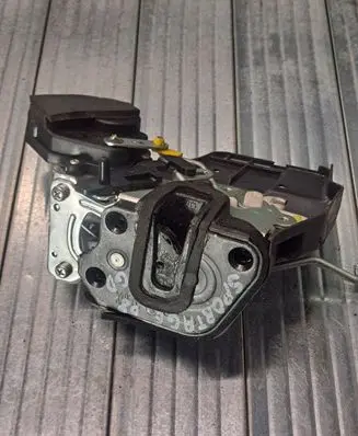 KIA Sportage Front door lock