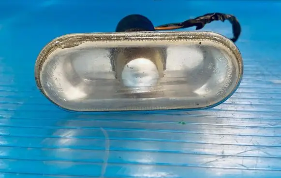 Volkswagen Golf IV Front fender indicator light 1J0949117