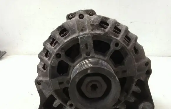 Citroen C4 I Generator/alternator 9656956280