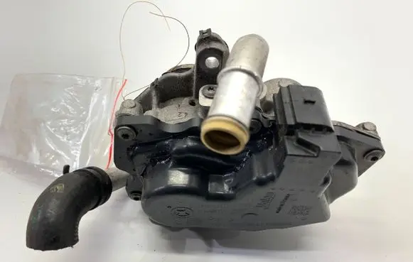 Volkswagen Golf VII EGR valve 04L131501S