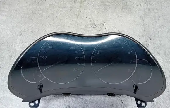 Speedometer (instrument cluster)