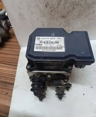 Volkswagen PASSAT B7 ABS Pump 3AA614109M 54085806B 17654032