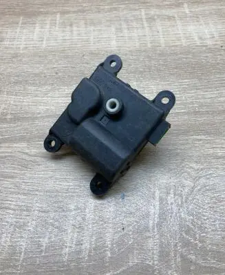 Nissan Primera Air flap motor/actuator 2398030820