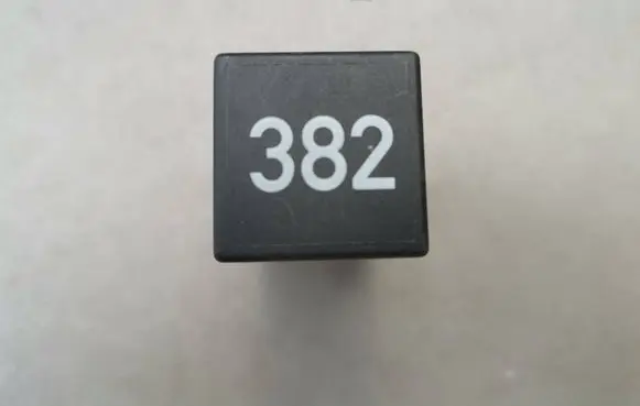 Volkswagen Golf IV Other relay 4D0907131 D11301