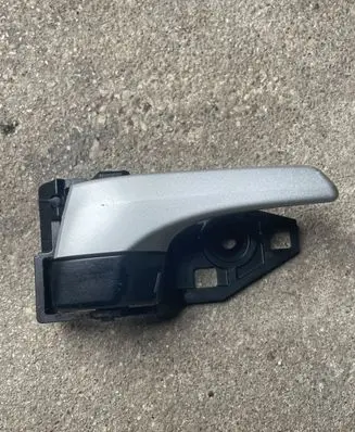 Toyota Prius (XW30) Front door interior handle