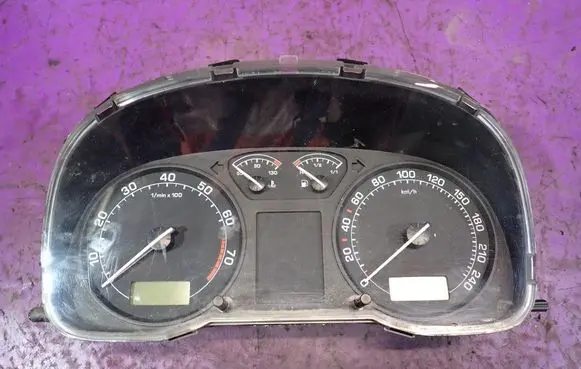 Skoda Octavia Mk2 (1Z) Speedometer (instrument cluster) 