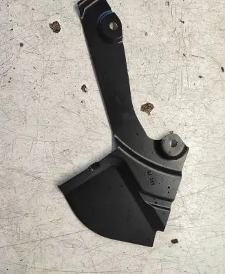 Chevrolet Camaro Front brake disc dust cover plate 23385146