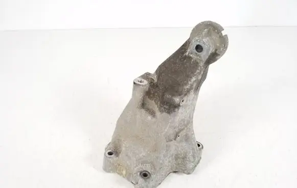 Mercedes-Benz E W212 Engine mounting bracket A6512233504