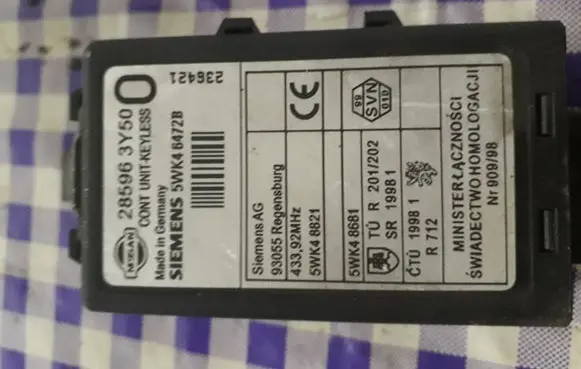 Nissan X-Trail T30 Central locking relay 285963Y50 SIEMENS5WK46472B