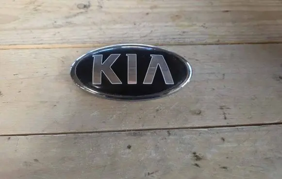 KIA Ceed Manufacturer badge logo/emblem 863201W250