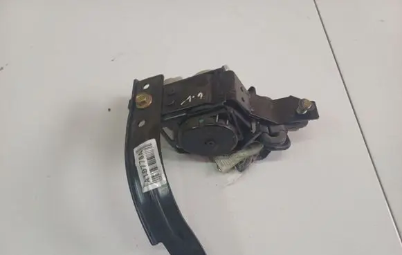 Honda Jazz Middle seatbelt (rear) 