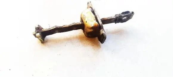 Volkswagen PASSAT B4 Front door check strap stopper 