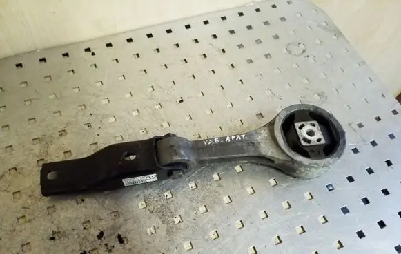 Volkswagen Polo IV 9N3 Engine mount bracket 6Q0199851AP