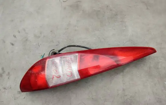Ford Mondeo Mk III Rear/tail lights 1S7113405C