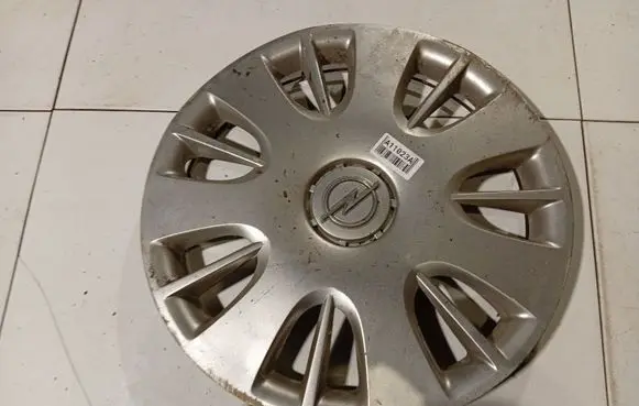 Opel Corsa D R15 wheel hub/cap/trim 13214814