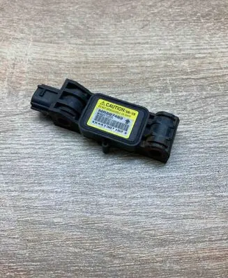 Mitsubishi Endeavor Airbag deployment crash/impact sensor MR587493