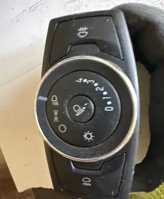 Ford Focus Light switch 10097649