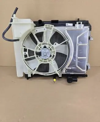 Toyota Yaris Radiator set 
