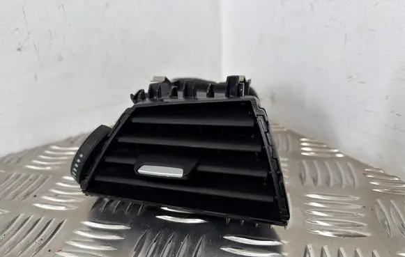 BMW 1 F20 F21 Dashboard side air vent grill/cover trim 9205356 507890