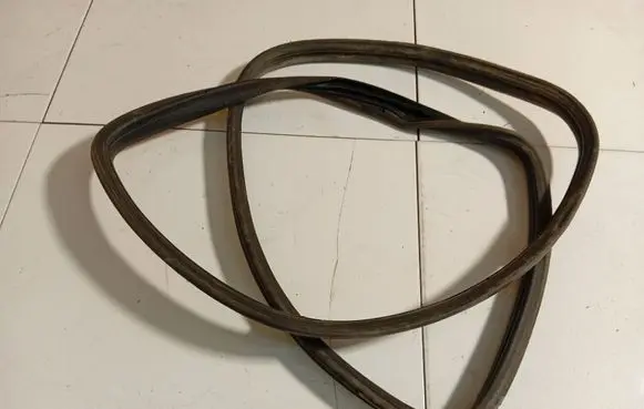 Peugeot 406 Rubber seal rear door 