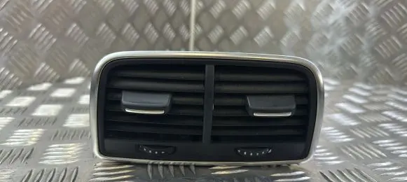Audi A7 S7 4G Rear air vent grill 4G0819203