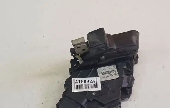 Ford Mondeo MK IV Front door lock 8M2AR21812AA 8M2A-R21812-AA