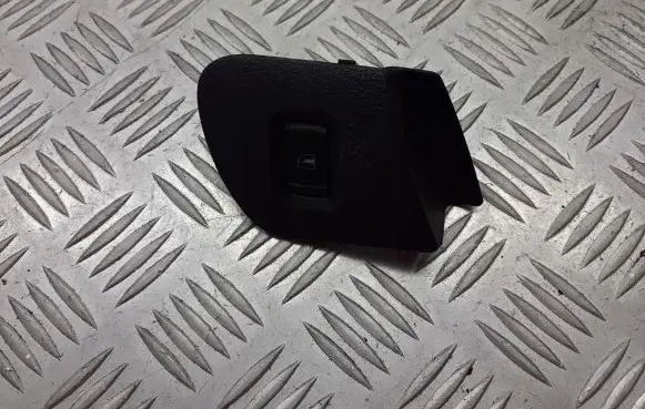 Skoda Octavia Mk1 (1U) Quarter vent window switch 1U1867186