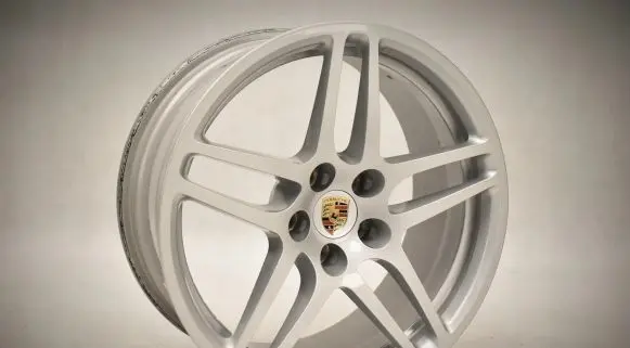 Porsche Macan (95B) R18 alloy rim 