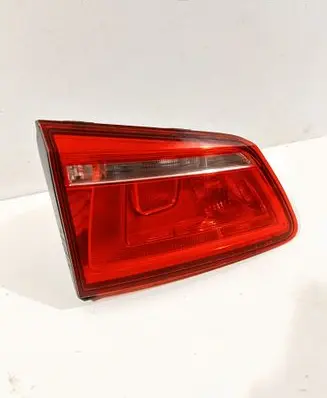 Tailgate rear/tail lights