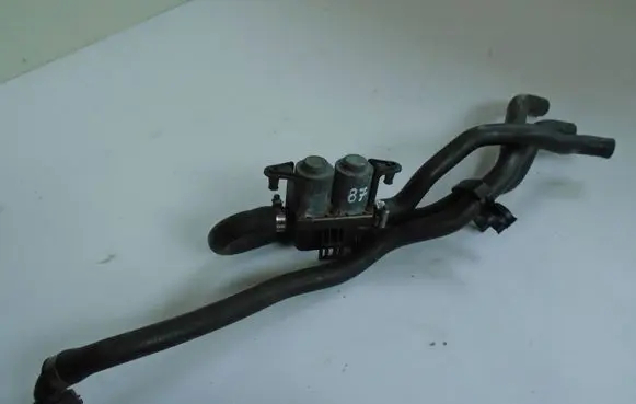 BMW 3 E46 Coolant heater control valve 1147412137 8374995