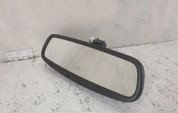 Rear view mirror (interior)