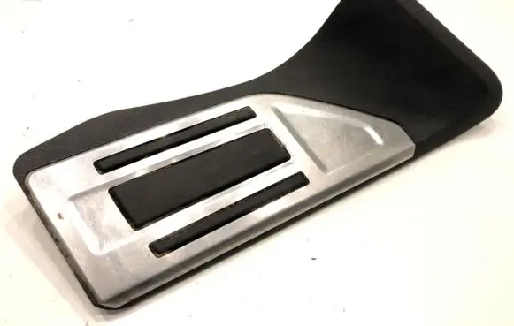 Peugeot 3008 II Other exterior part 9811350880