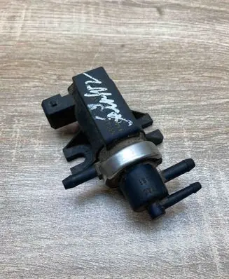 Volkswagen Golf IV Turbo solenoid valve 1H0906627