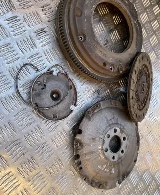 Volkswagen Golf III Clutch set kit 3082108035