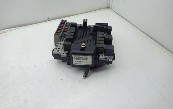 Volvo XC90 Fuse module 08696040 08696098 03W133