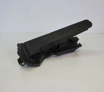 Volkswagen Jetta VI Accelerator throttle pedal 1K2721503AE