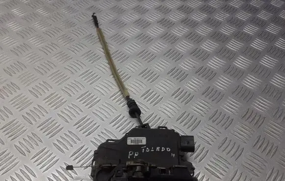 Seat Toledo II (1M) Front door lock 3B1837016AD