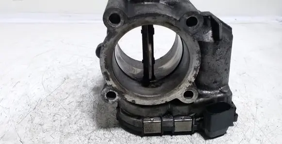 Jeep Grand Cherokee (WK) Throttle valve A6420900070